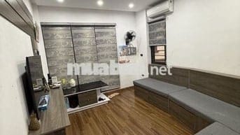 GARA Ô TÔ-XE 45 CHỖ ĐỖ CỬA-THẠCH BÀN-Full NỘI THẤT- -5.4 tỷ