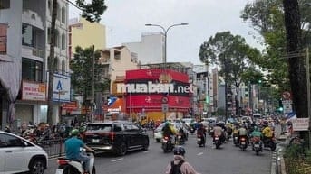 MT 3 Tháng 2 , Quận 10 - 10x18 - 3 Tầng Suốt - Giá 80 Triệu