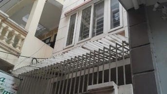 Cho thuê nhà ngõ 515 Hoàng Hoa Thám ba gác vào cửa 