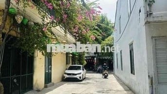 Cần bán nhà kho / Xưởng khu vực bến xe
