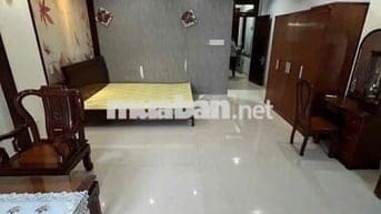 phòng trọ cao cấp. có ban công. rộng 50m2. mặt tiền đường lớn.