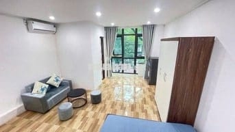 Căn studio 30m2 full đồ,phòng nhiều ánh sáng,oto đỗ cổng, khu Cầu Giấy