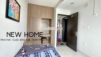 Phòng full nội thất có thang máy giá 4tr7