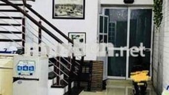 Cho thuê nhà đường Nguyễn Văn Cừ, cách cầu Chương Dương 200m