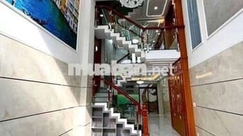 Nhà mới 100% đẹp y hình 4 x 13 có 3 lầu 5pn 5wc sân thượng