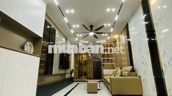 Em đang cần bán nhà 5t,48m tại Bà Triệu,HĐ,t/máy, lô góc,ngõ to chỉ 8t
