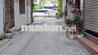 BÁN ĐẤT TẶNG NHÀ 2 TẦNG CHỈ 4,37 TỶ NGUYỄN VĂN CỪ- GIA THUỴ