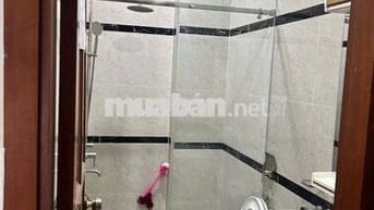 Phòng trọ giờ giấc tự do, đương huỳnh văn nghệ