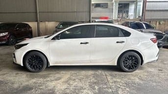 Kia Cerato 2019 1.6 AT Luxury - 15 km