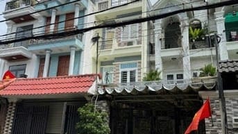 Bán nhà MT Thạnh Lộc 57,Q12 , Ngay Chợ , Gía cực Tốt.