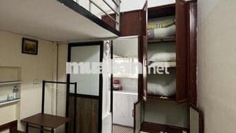 Cho thuê phòng 20m2 gác xép đường Tràng Thi, quận Hoàn Kiếm