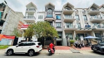 Bán nhà khu đô thị Him Lam có thang máy. DT 150m2 giá 35 tỷ