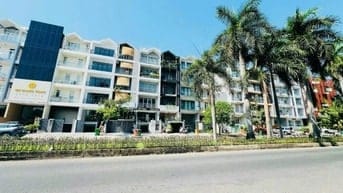 Cho thuê nhà Him Lam có thang máy DT 5 x 20m giá 55 triệu/ tháng
