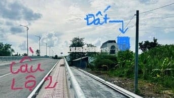 BÁN ĐẤT THỔ MẶT TIỀN  LỘ NHỰA GẦN CẦU LỘ 2 VĨNH LONG