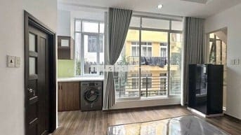 Cho thuê Căn hộ mini/ Tách bếp/ Ban công tại Công viên làng hoa