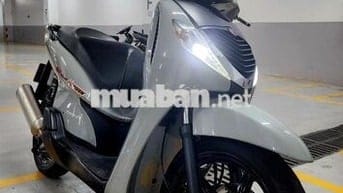 Sh150 Ý, cổ nhưng không cũ.