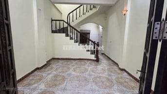 Nhà ngõ 115 phố Nguyễn Khang, Dt 40m2 x 4 tầng, 14 triệu/tháng