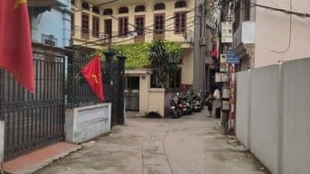 Bán nhà ngõ ô tô đỗ cửa, 50m ra đường Lĩnh Nam, DT 33m2, 6 tầng