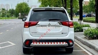 Mitsubishi Outlander 2.4 premium bản đặc biệt