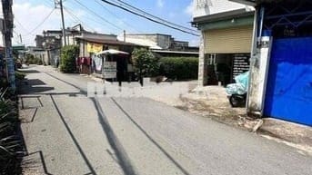 Nhà mặt tiền 80m2, 2 phòng ngủ, đường Tân Thới Nhì 28, Hóc Môn
