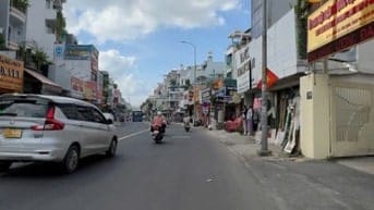 Nhà cũ tiện xây mới. Hẻm Xe Hơi – Lạc Long Quân, P.9, TB