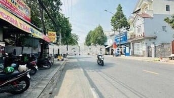 Cho thuê nhà mặt tiền đường đồng văn cống, ngang quán cháo cối mt68