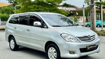 Toyota Innova 2010 G