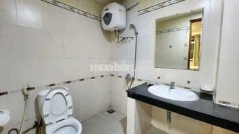 Tìm người ở ghép phòng có giường, total 2tr7( cả điện nước quản lí)