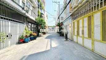 83 Đào Tông Nguyên,TT. Nhà Bè,DT: 51m2, 2 tầng, Ngang4x13m, Nhỉnh 4tỷ