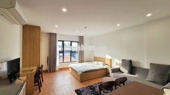 Trống 1 phòng studio 40m2 có cửa sổ thoáng,oto đỗ cổng khu Ba Đình