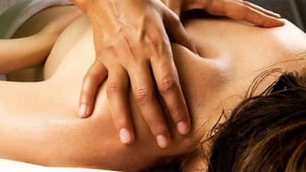 Chào chị ạ mình cần massage thư giãn liên hệ em nhé