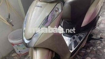 Honda Lead màu vàng nâu