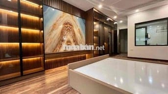 CẮT LỖ BÁN GẤP NHÀ LẠC LONG QUÂN THANG MÁY 62M GIÁ 12.9 TỶ