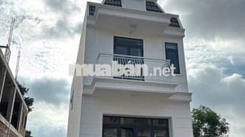 Nhà 1 trệt 1 lầu, 5x16, sổ riêng, nhựa 13m, đg Hùng Vương, Tp Bến Cát