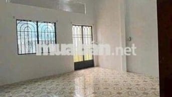 Cho thuê nhà hẻm 2m(XM) Kênh Tân Hóa, P.Tân Phú, Q.Tân Phú giá 9.5tr