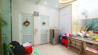 NHÀ HOÀNG DIỆU Q4- 4 LẦU ĐÚC - 67m2 - KO QH- GIÁ 7 TỶ NHỈNH