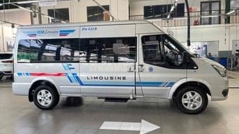 Ford Transit 2022 full đồ chơi