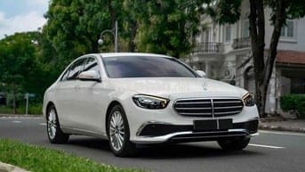 Mercedes Benz_E200 Exclusive - 2022 Bank 90%