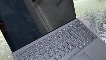 Sureface pro 7 core i7 thế hện 10 ram 16gb SDD 256