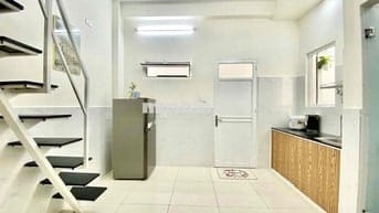 Duplex Ko Giới Hạn Người Ở Có Thang Máy Gần GTVT, Ngoại Thương, VLU