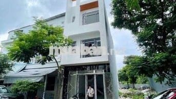 Nhà mới đang hoàn thiện gần xong,gần VSIP1, 80m2 có nội thất,đường 7m