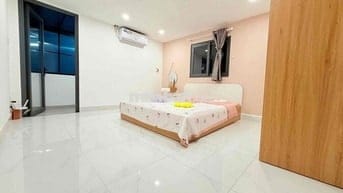 Nguyên tầng full nội thất bếp riêng mới 100% Quận 1