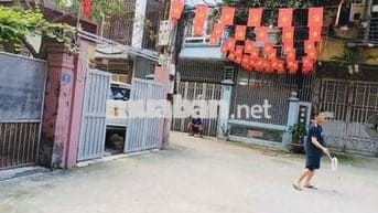 ANH TÔI CẦN TIỀN BÁN GẤP CĂN NHÀ XUÂN ĐỈNH DT 58 m x5 tầng ngõ nông
