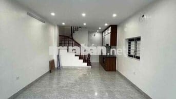 bán nhà Tứ Liên  dt:35m, 3 tầng, mt 4m Tây Hồ Oto đỗ cửa, Kinh doanh