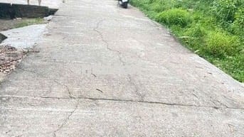 Bán lô đất nền ngang 6 ,170m, đường xe hơi,view đẹp giá tốt 390 triệu