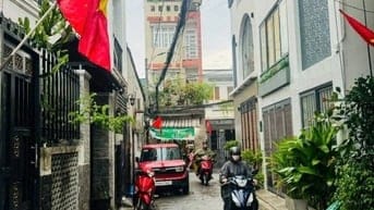 Nhà DT:5,8x13,8 góc 2 mặt hẻm xe hơi Nguyễn Duy Cung, P12, Q.Gò Vấp.