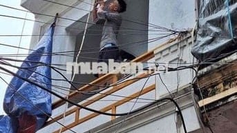Cho thuê nhà 233A Nguyễn Văn Cừ