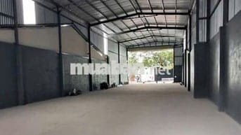 Kho đẹp cần cho thuê giá rẻ diện tích 850m2 ở Nguyễn Văn Qùy