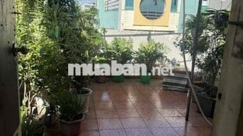 cho thuê tầng 2 có view sân thượng