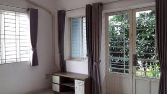 Cho thuê căn hộ lầu 2 đường Nguyễn Công Hoan, Phú Nhuận, 52m2, 2 PN